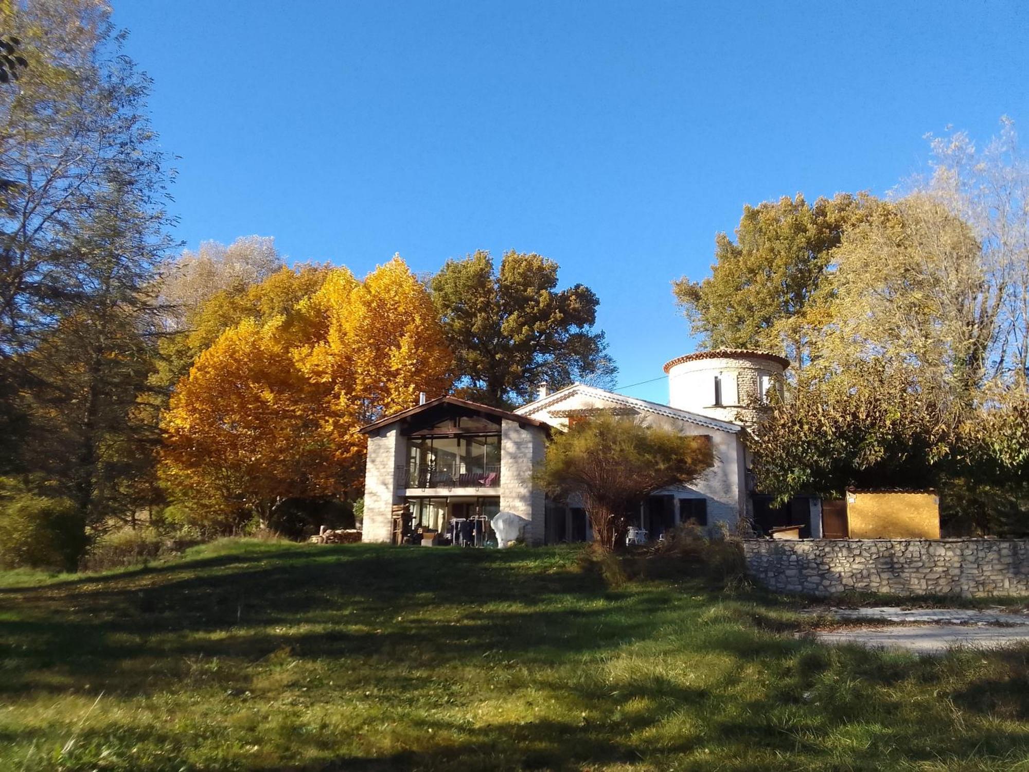 Les Favouilles - Gite & Chambres D Hotes Dauphin エクステリア 写真