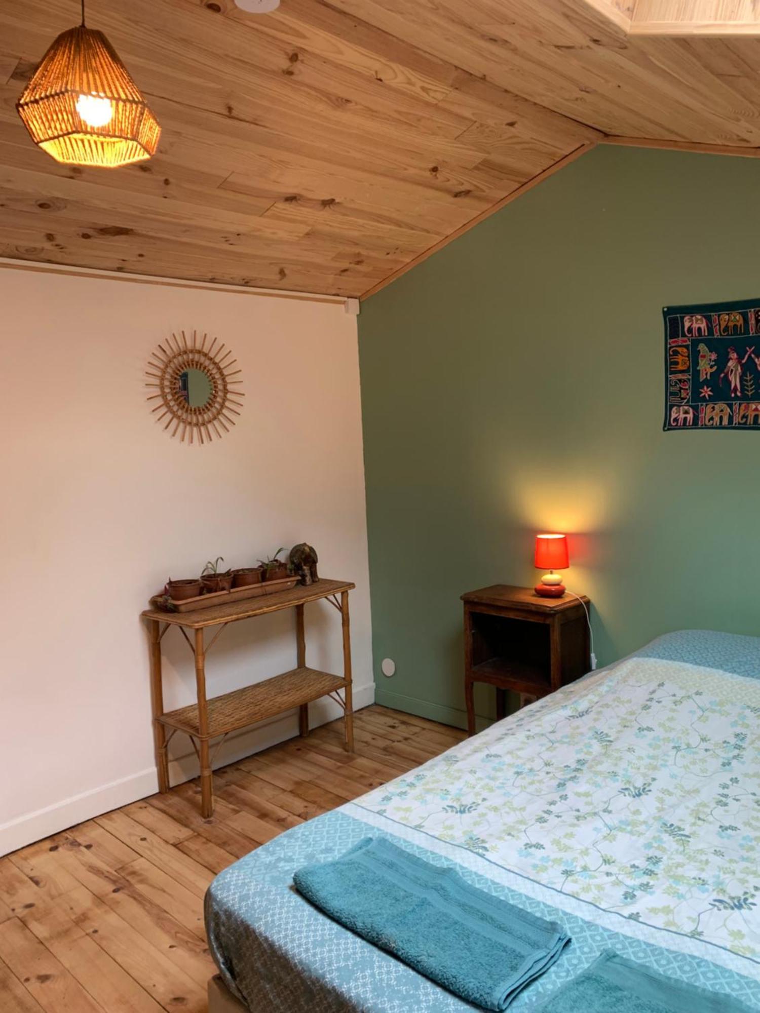 Les Favouilles - Gite & Chambres D Hotes Dauphin エクステリア 写真