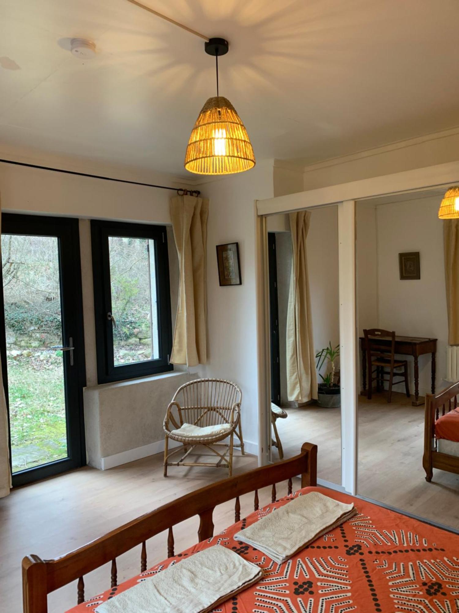 Les Favouilles - Gite & Chambres D Hotes Dauphin エクステリア 写真